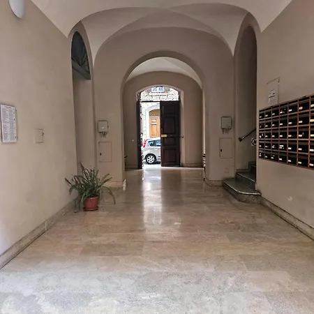 Cialdini 13 Rome Гостевой дом