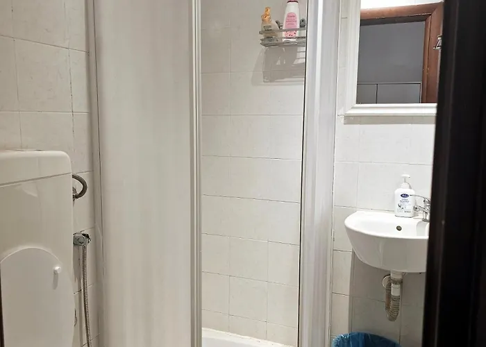 Cialdini 13 Pensión Roma